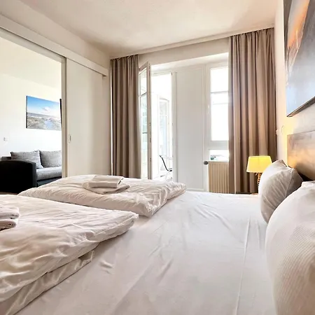 Apartment 345, Seepark