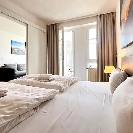 Apartment 345, Seepark